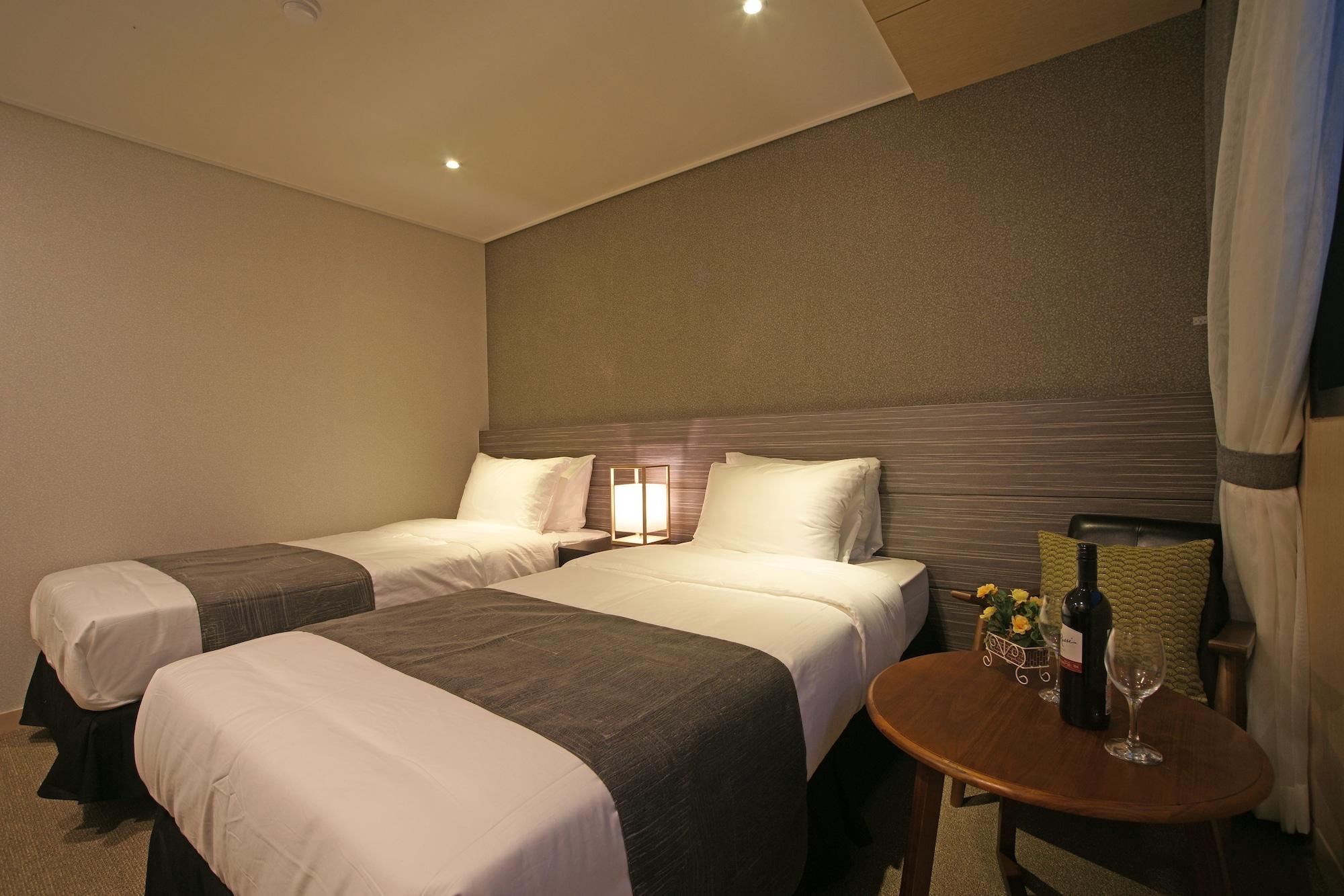 I-Jin Hotel Jeju Exteriör bild