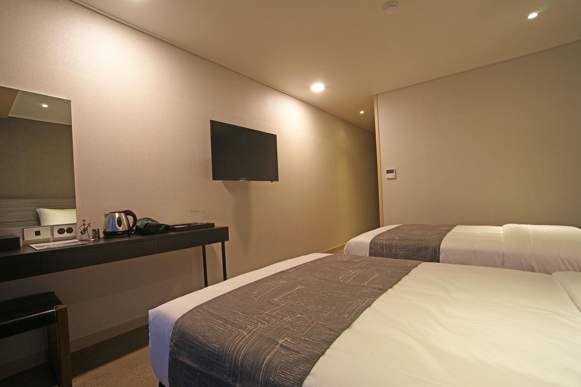 I-Jin Hotel Jeju Exteriör bild