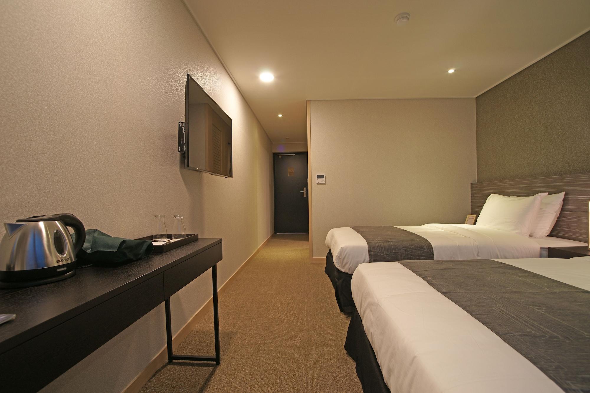 I-Jin Hotel Jeju Exteriör bild