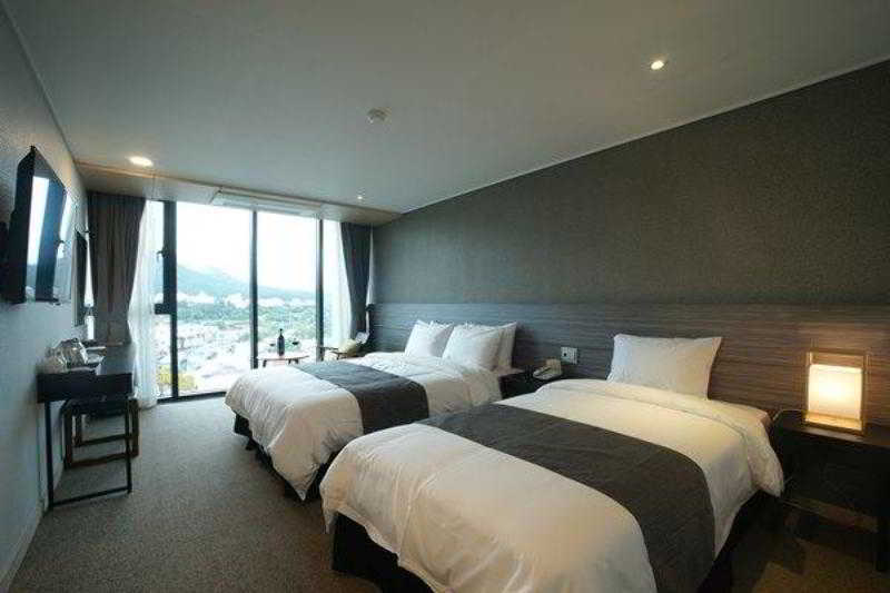 I-Jin Hotel Jeju Exteriör bild