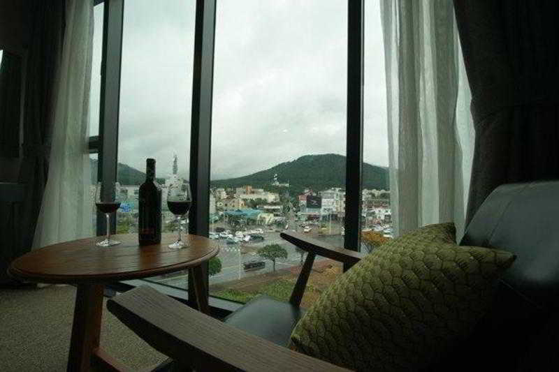 I-Jin Hotel Jeju Exteriör bild