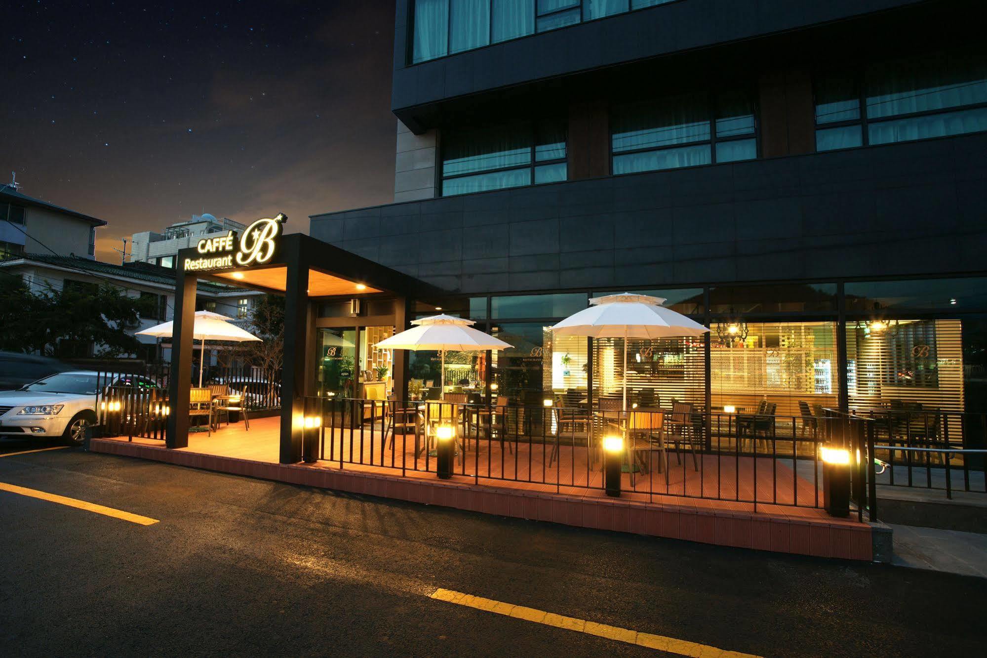 I-Jin Hotel Jeju Exteriör bild