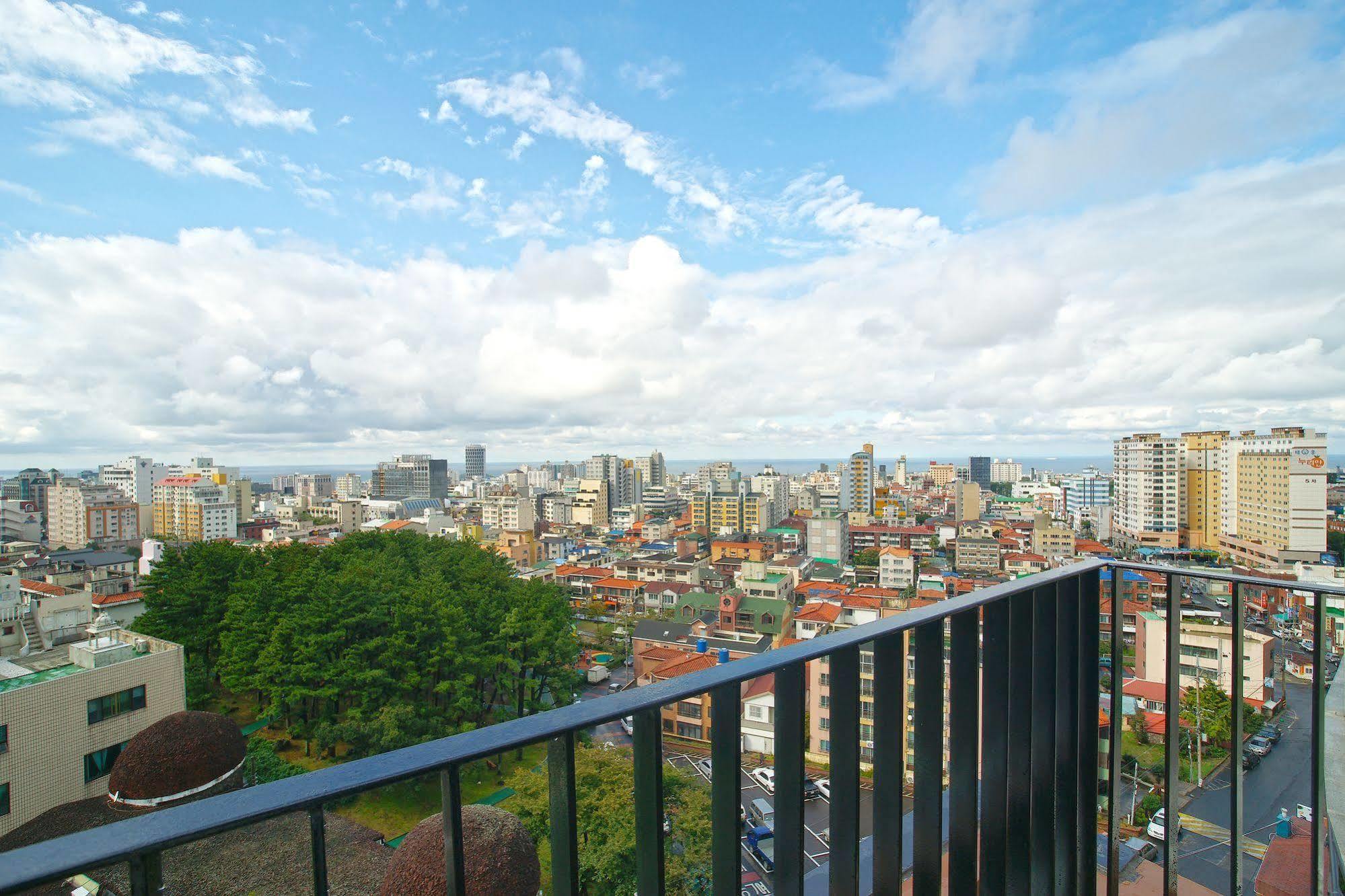 I-Jin Hotel Jeju Exteriör bild